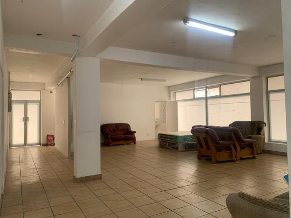 90  m² Retail Space