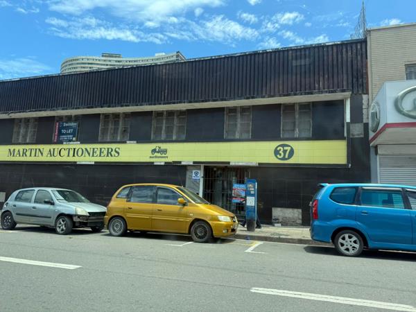 890 m² Industrial space