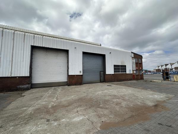 690  m² Industrial space
