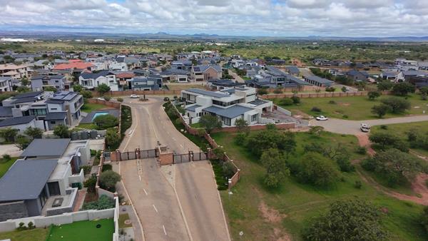 1 180 m² Land