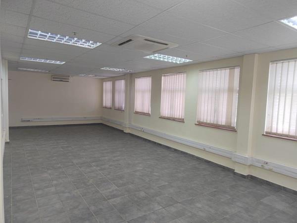 12 000  m² Commercial space