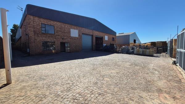 989  m² Industrial space