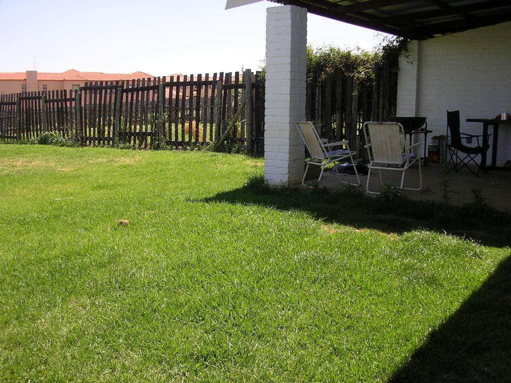 2 Bedroom Garden Cottage in Chartwell