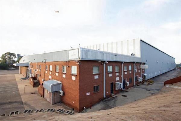 19 000  m² Industrial space