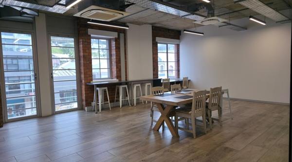 1 211  m² Commercial space