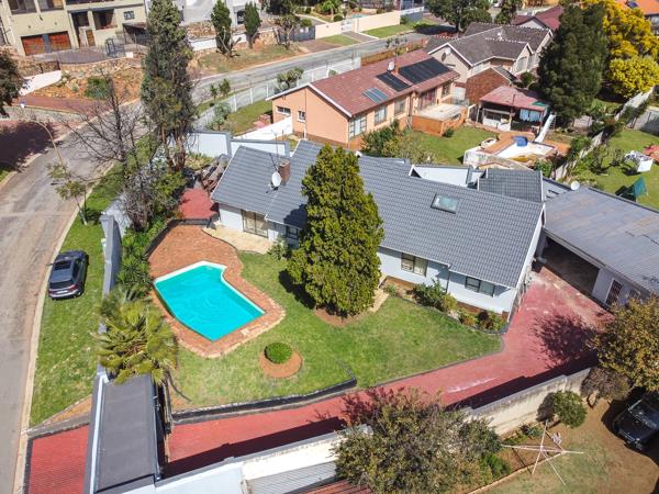 6 Bedroom House