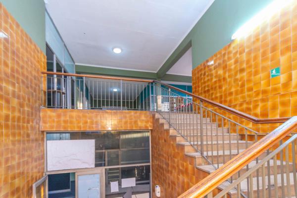 104  m² Commercial space