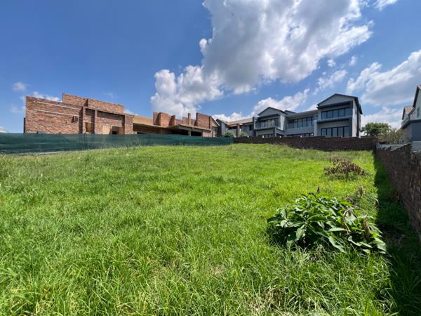 600 m² Land