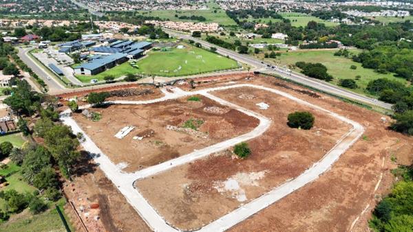353 m² Land