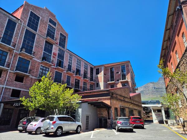 238  m² Commercial space