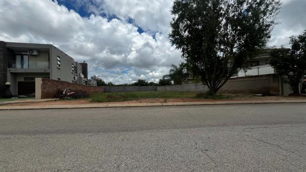 644 m² Land