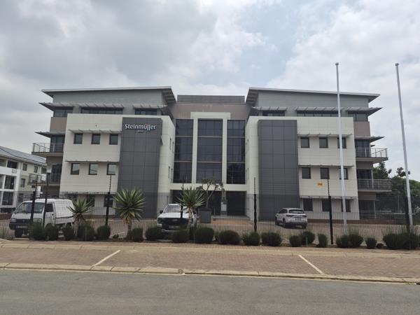 566 m² Commercial space