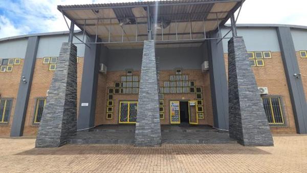 1 700 m² Industrial space