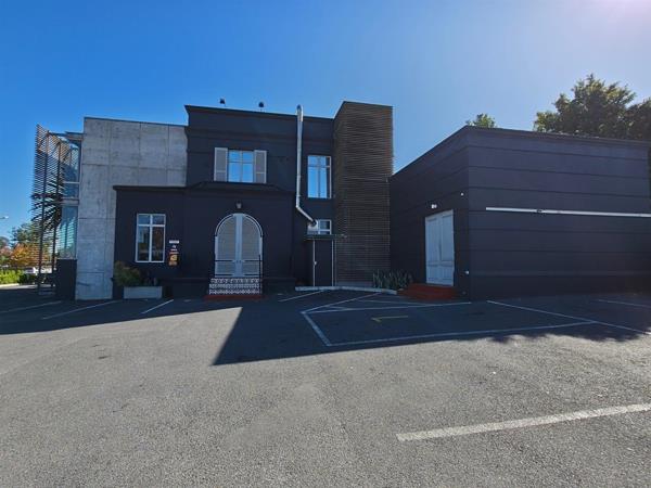 508  m² Commercial space