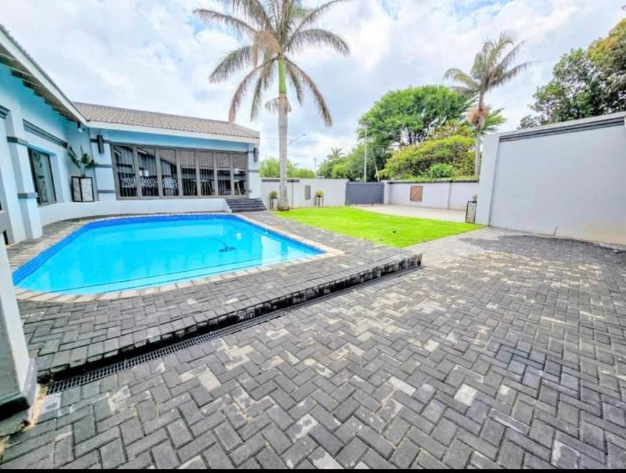 5 Bedroom House