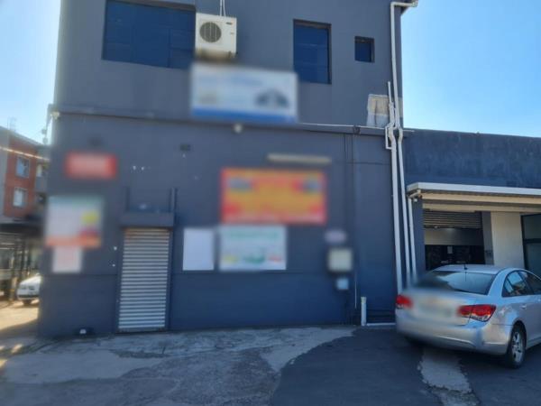 1 400 m² Commercial space