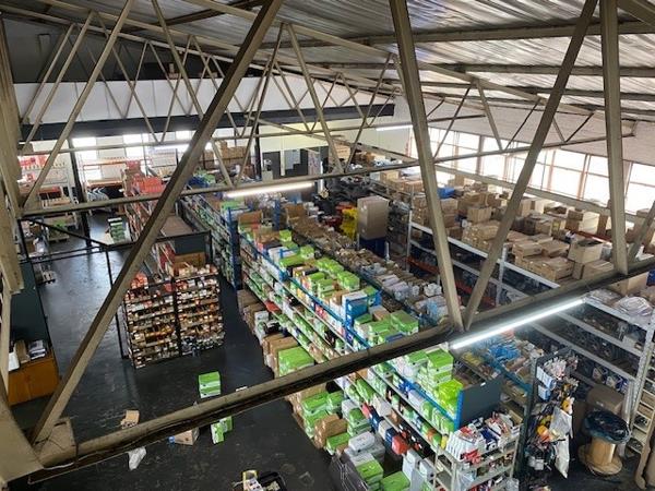 737  m² Commercial space