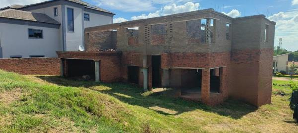 755 m² Land