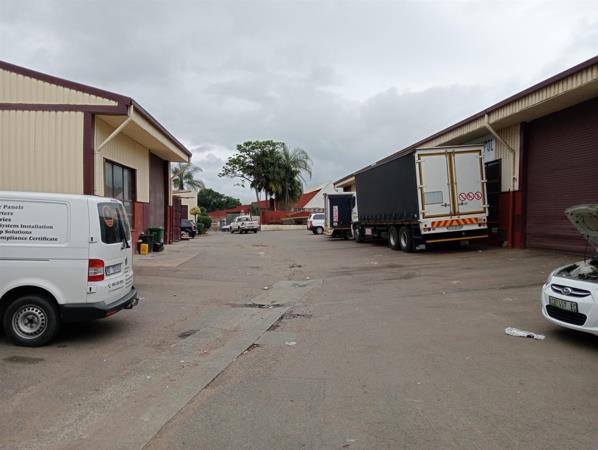 414  m² Industrial space