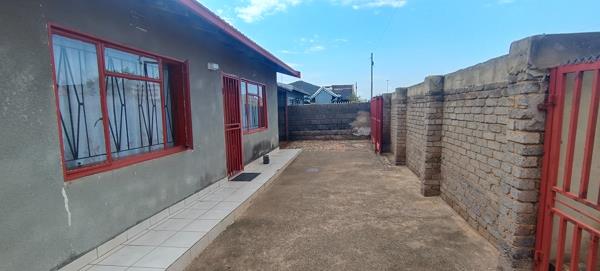 2 Bedroom House
