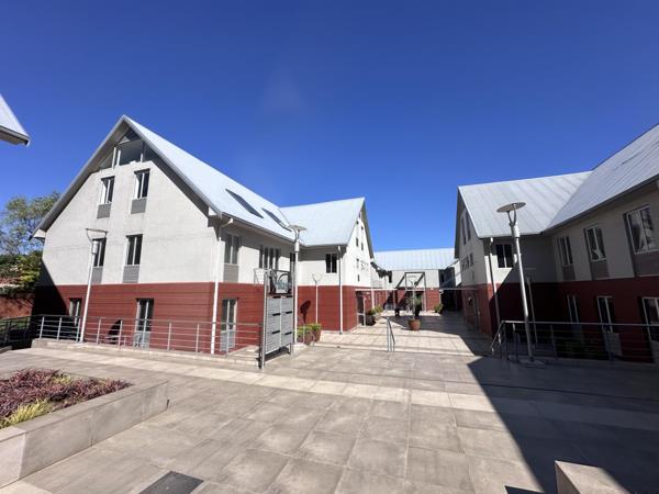 273  m² Commercial space