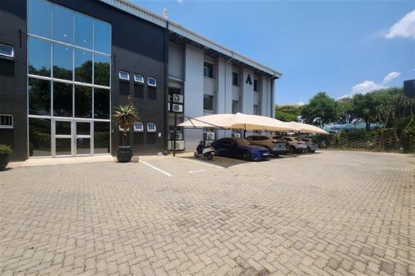 365  m² Office Space