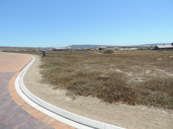 684 m² Land