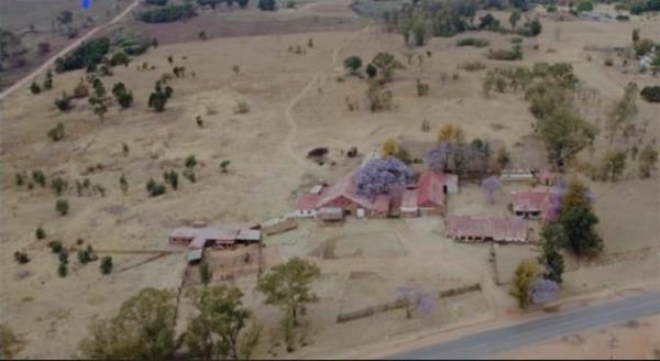 580 000  m² Industrial space