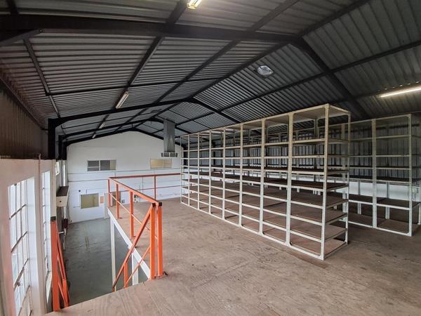 571  m² Industrial space