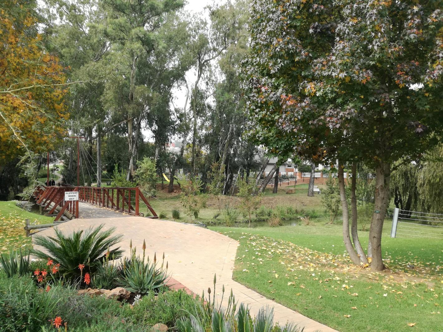 Studio Apartment in Douglasdale