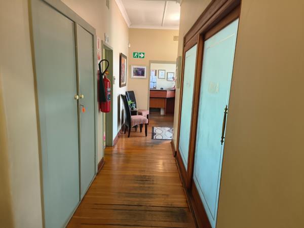 288  m² Commercial space