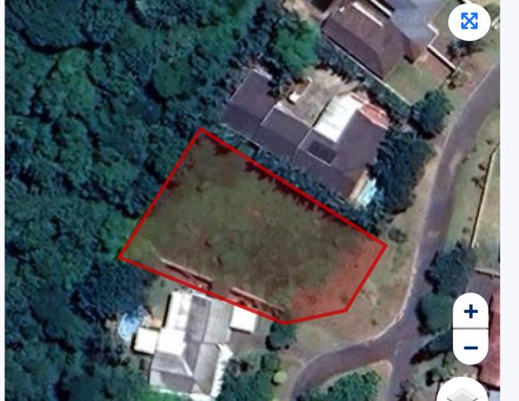 1 390 m² Land