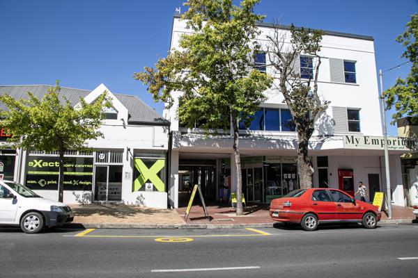 175  m² Commercial space