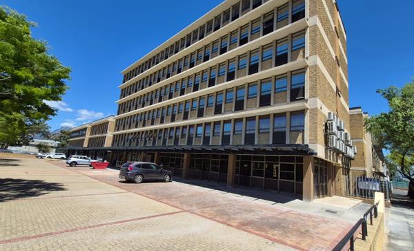 190  m² Commercial space