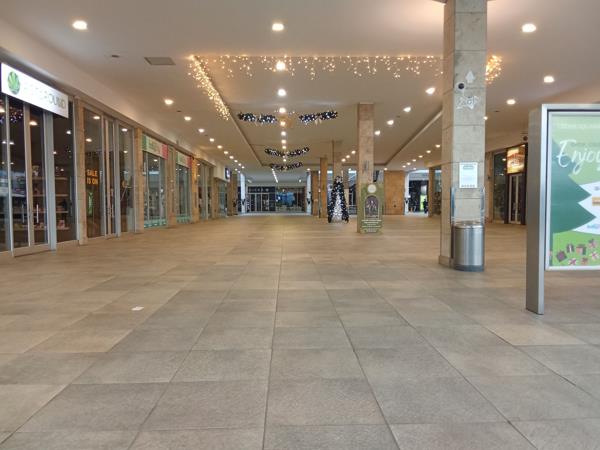 104  m² Commercial space