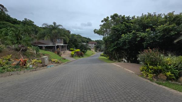 600 m² Land