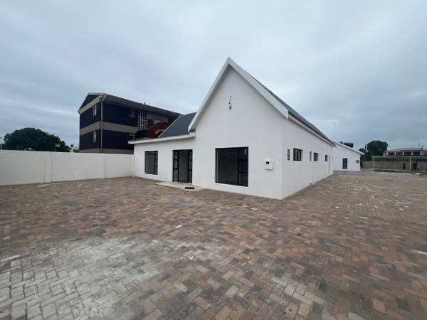 380  m² Commercial space