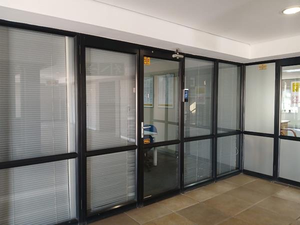 73  m² Commercial space