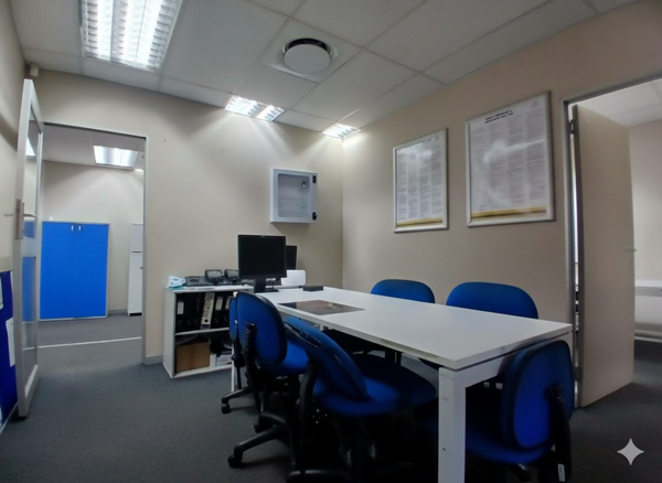 73  m² Commercial space