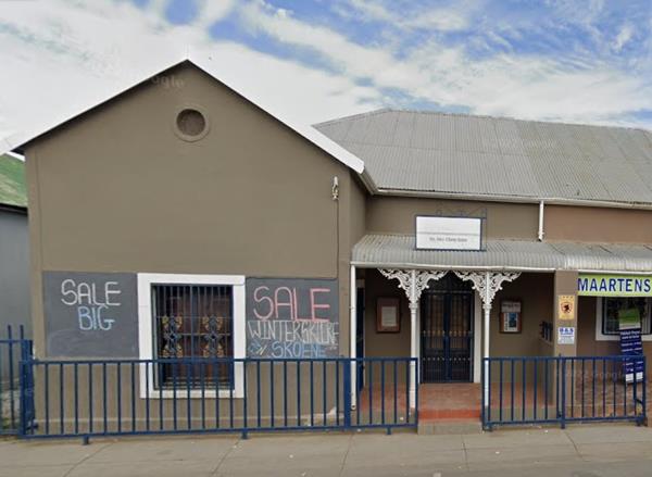 136  m² Commercial space