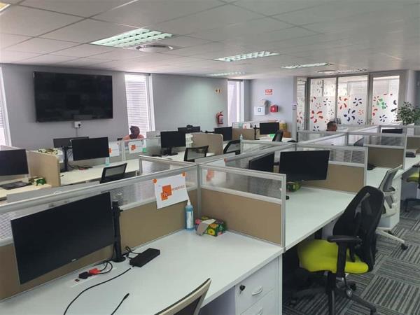 390  m² Office Space