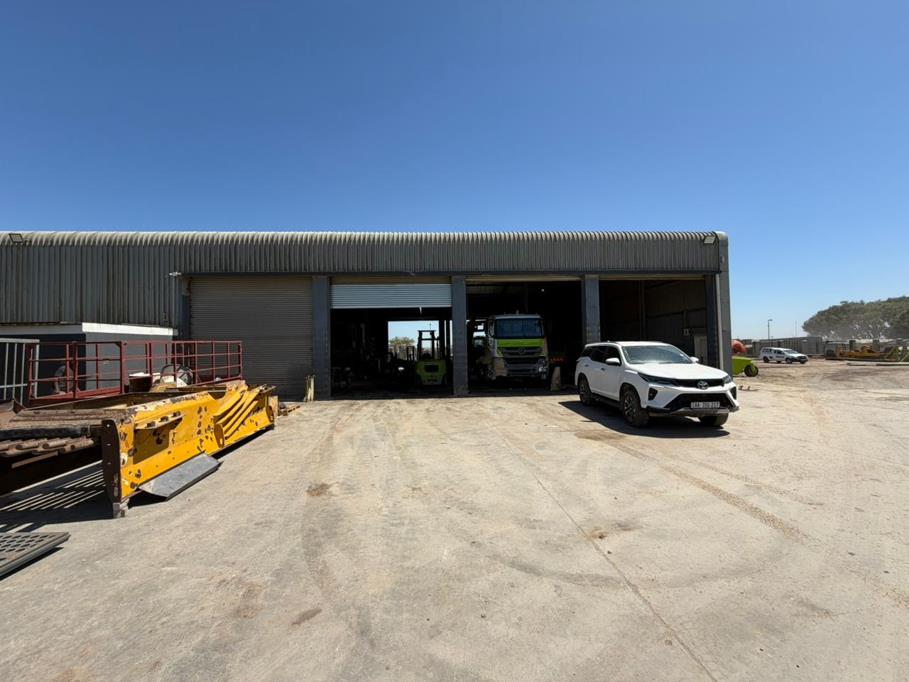 654  m² Industrial space