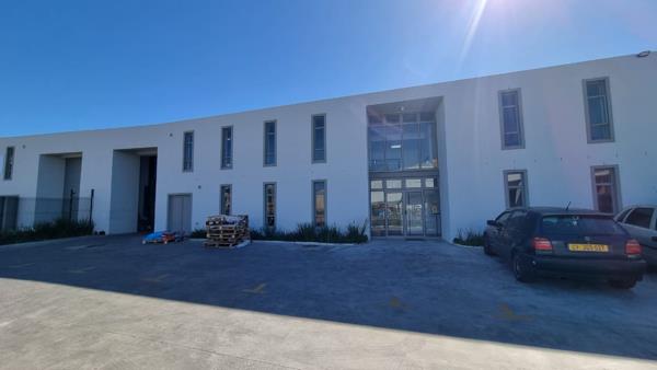 759  m² Industrial space