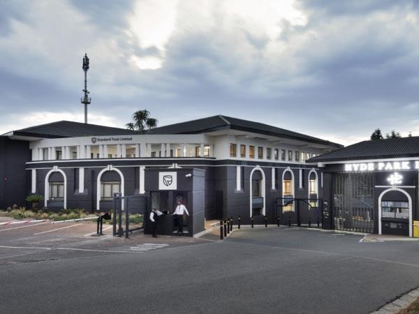 97  m² Commercial space