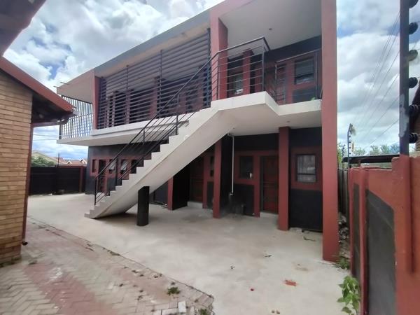 335  m² Commercial space