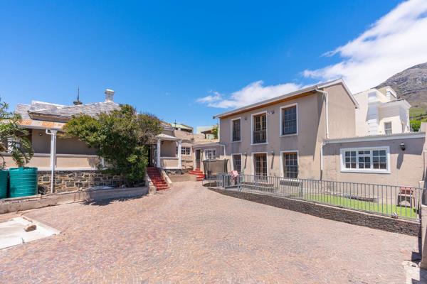 8 Bedroom House