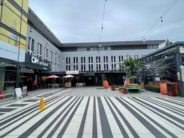 63  m² Commercial space