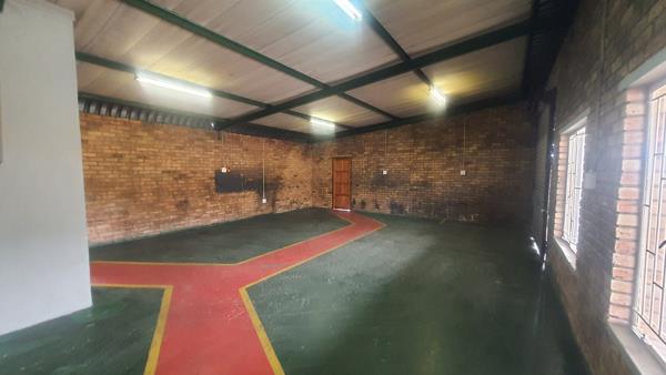 200  m² Commercial space