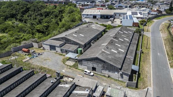 2 472  m² Industrial space