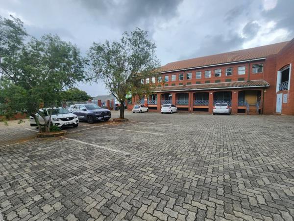 411  m² Commercial space